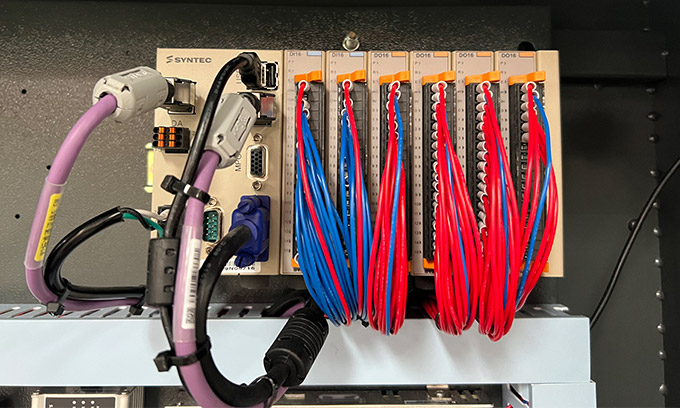 Sistema de control y servomotor Syntec de Taiwán