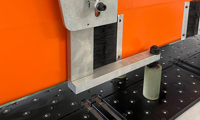 side aligner device