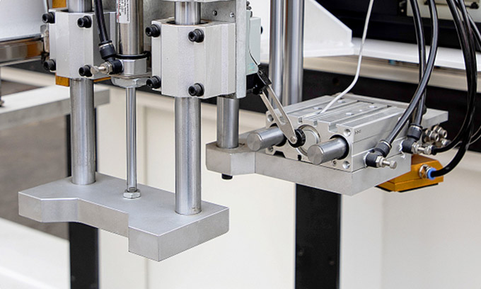 Automatic Labeling Machine